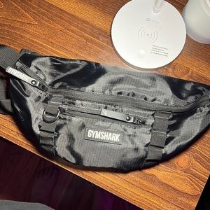 Gym shark Fanny pack